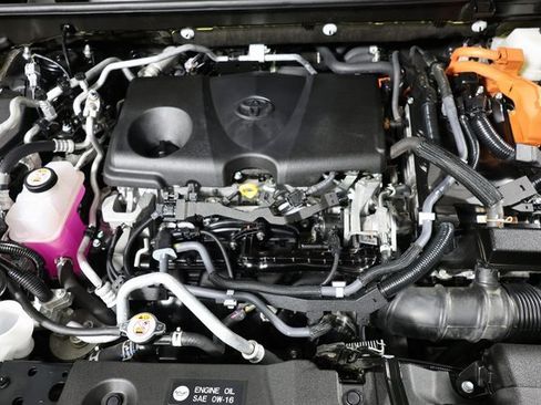 Used 2021 Toyota RAV4 SE image 27