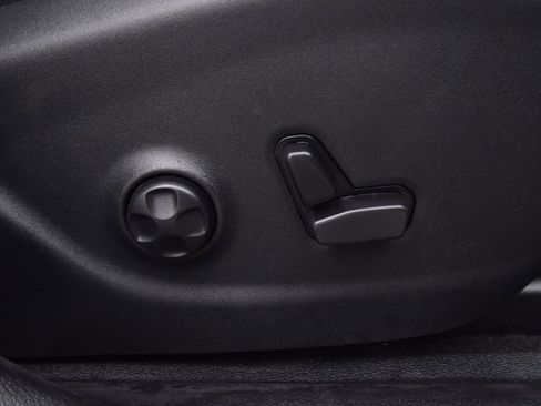 Used 2019 Jeep Cherokee Limited image 27