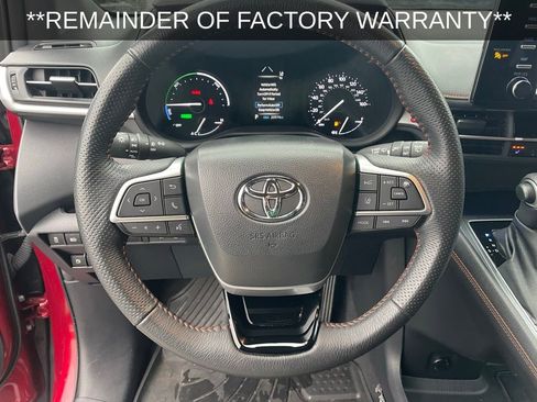 Used 2023 Toyota Sienna XSE image 14