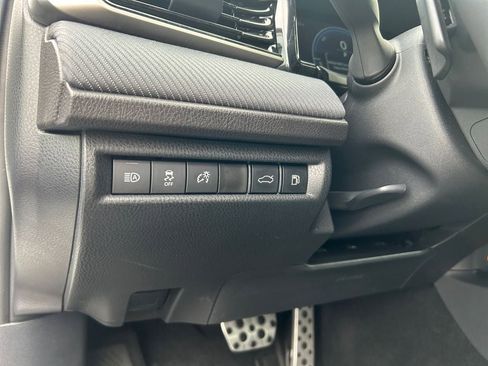 Used 2025 Toyota Camry SE image 21