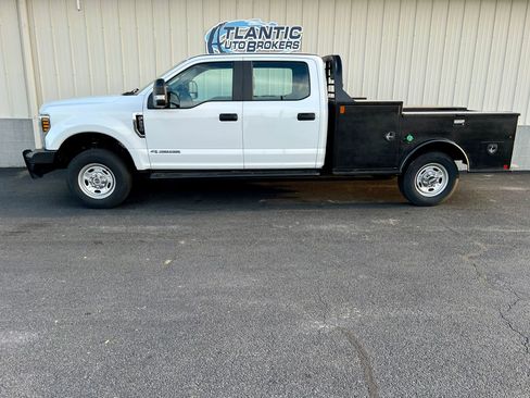Used 2018 Ford F250 XL w/ Power Equipment Group image 2
