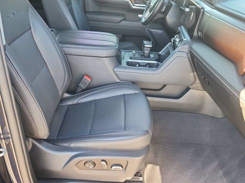 Used 2023 GMC Sierra 1500 Denali w/ Technology Package AWD/4WD image 16