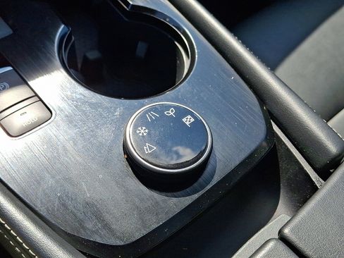 Certified 2022 Nissan Rogue SL w/ SL Premium Package image 18