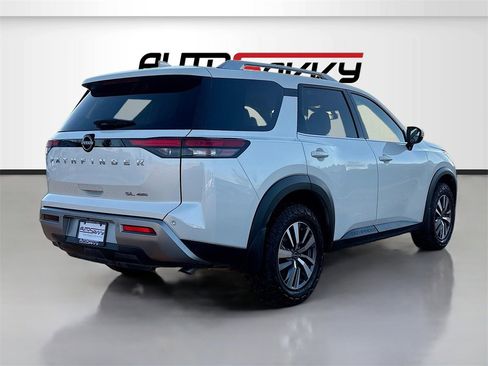 Used 2023 Nissan Pathfinder SL image 7