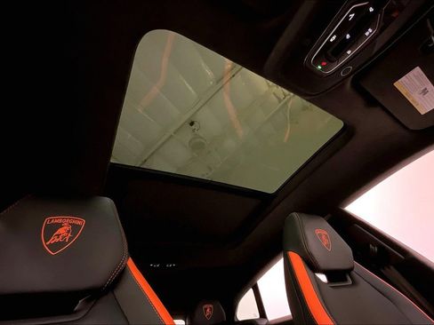 Used 2025 Lamborghini Urus SE image 20