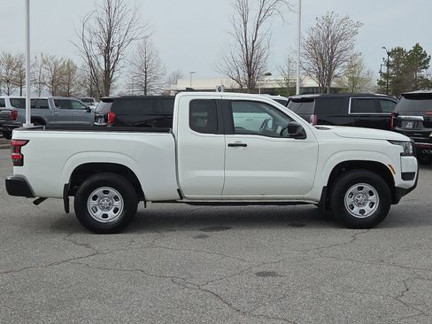 Used 2025 Nissan Frontier S w/ Tow Package image 6