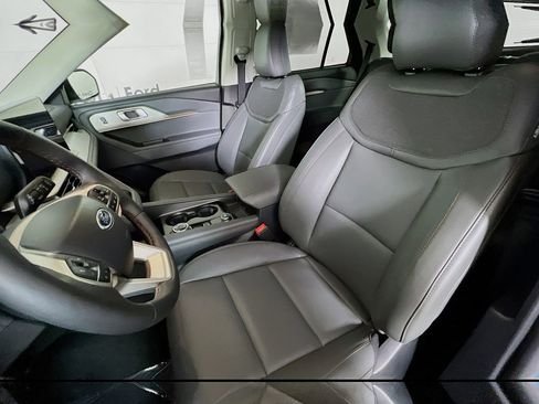 New 2026 Ford Explorer Active w/ Active Comfort Package image 26