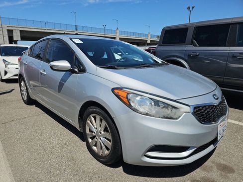 Used 2016 Kia Forte LX w/ LX Popular Plus Package FWD image 4