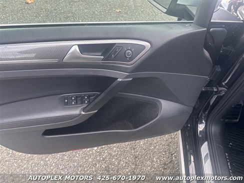 Used 2017 Volkswagen Golf Alltrack SE image 16