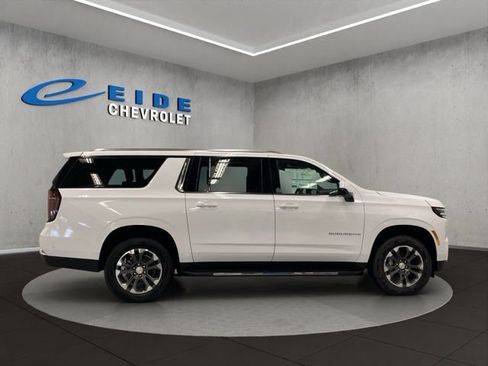 New 2026 Chevrolet Suburban LS AWD/4WD image 9