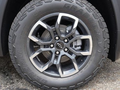 New 2027 Chevrolet Equinox ACTIV w/ Safety and Technology Package AWD/4WD image 6
