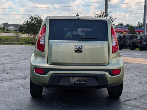 Used 2013 Kia Soul + FWD image 4
