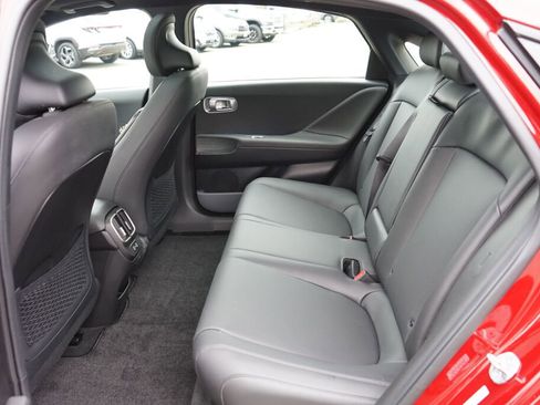 Used 2024 Hyundai Ioniq 6 Limited image 18