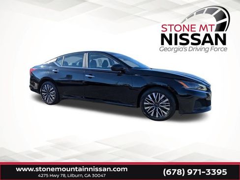 Used 2024 Nissan Altima 2.5 SV image 1