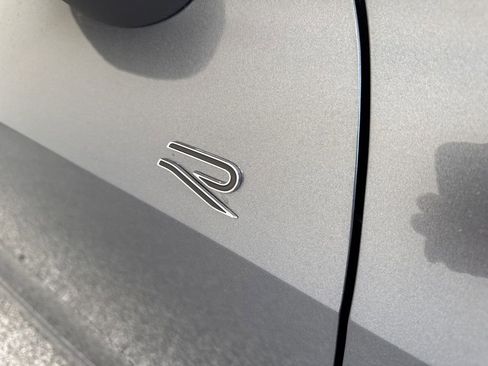New 2026 Volkswagen Tiguan SE R-Line AWD/4WD image 31