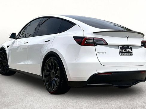 Used 2022 Tesla Model Y Performance AWD/4WD image 16