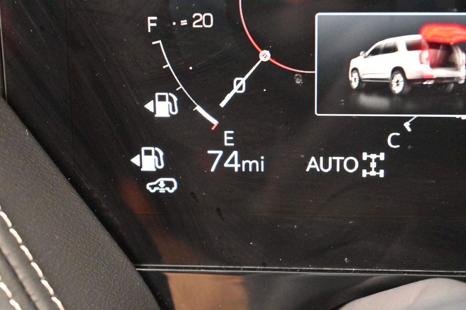 Used 2025 GMC Yukon Denali Ultimate AWD/4WD image 23