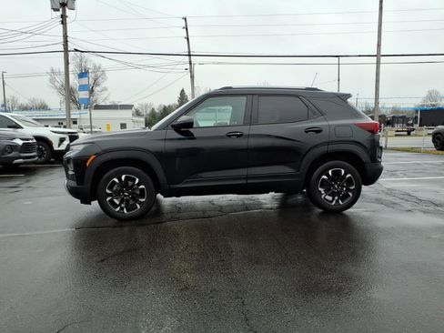 Used 2023 Chevrolet TrailBlazer LT image 2