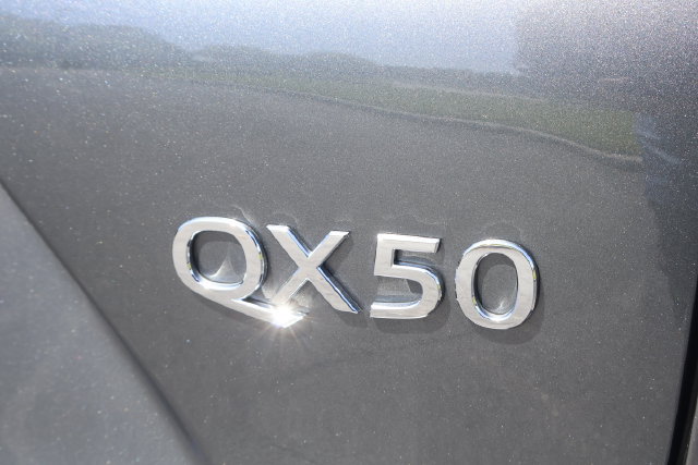 Used 2023 INFINITI QX50 Luxe FWD image 8