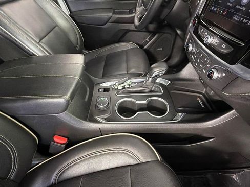 Used 2023 Chevrolet Traverse Premier FWD image 37