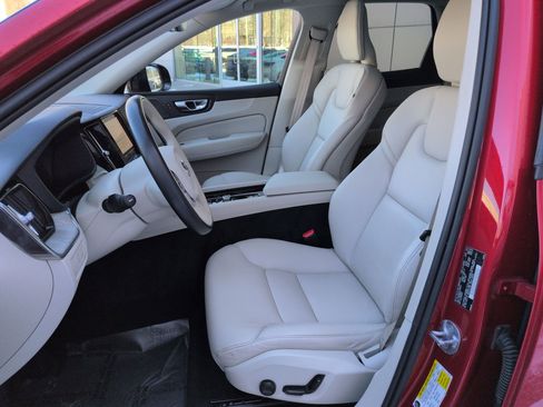 Certified 2023 Volvo XC60 T8 Plus image 15