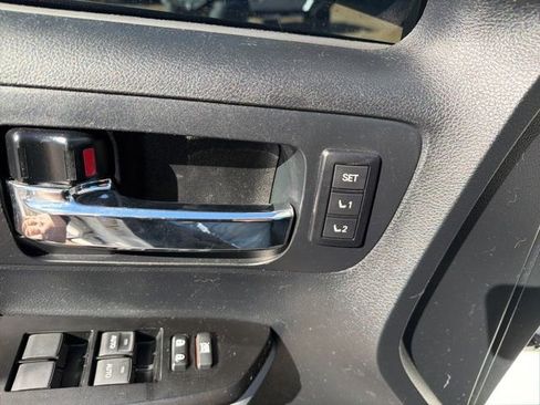 Used 2017 Toyota Tundra Platinum image 14