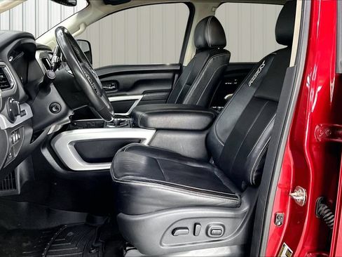 Used 2018 Nissan Titan PRO-4X w/ Pro-4x Convenience Package AWD/4WD image 22