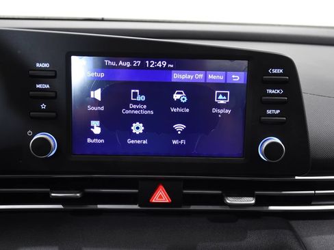 Used 2021 Hyundai Elantra SE FWD image 19