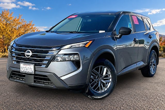 Used 2025 Nissan Rogue S FWD image 3