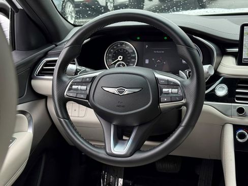 Used 2025 Genesis G70 2.5T image 16