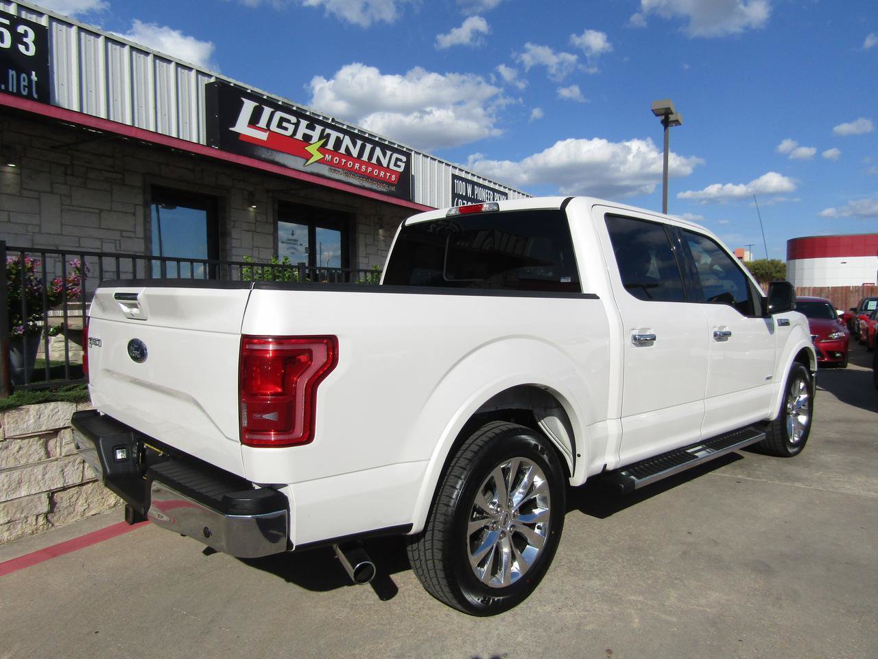 Used 2015 Ford F150 Lariat w/ Equipment Group 502A Luxury RWD image 4