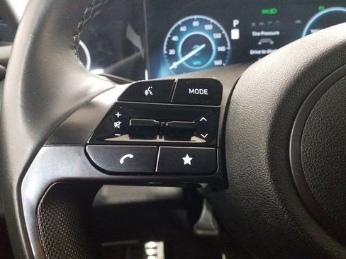 Used 2025 Hyundai Elantra Hybrid FWD image 4