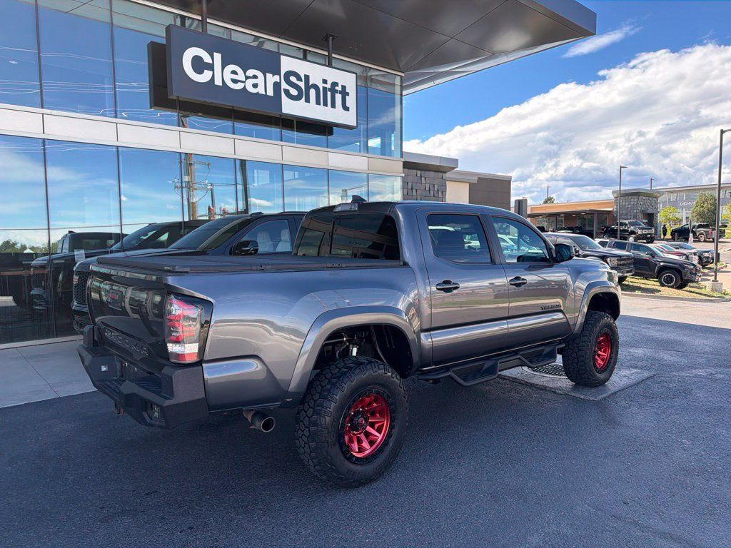 Used 2017 Toyota Tacoma TRD Sport w/ Tow Package (A/T) AWD/4WD image 6