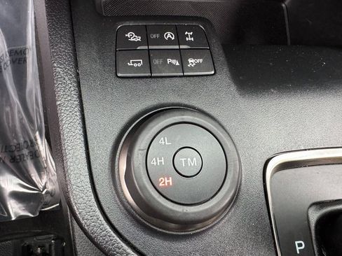 Used 2023 Ford Ranger Lariat w/ Tremor Off-Road Package image 28