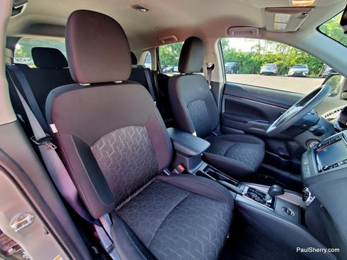 Used 2025 Mitsubishi Outlander Sport SE AWD/4WD image 2