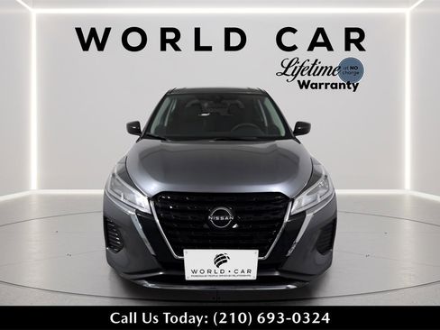 Used 2024 Nissan Kicks S image 2