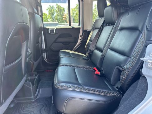 Used 2023 Jeep Wrangler Unlimited Sahara AWD/4WD image 10