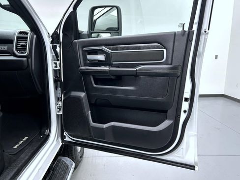 Used 2024 RAM 2500 Big Horn image 16