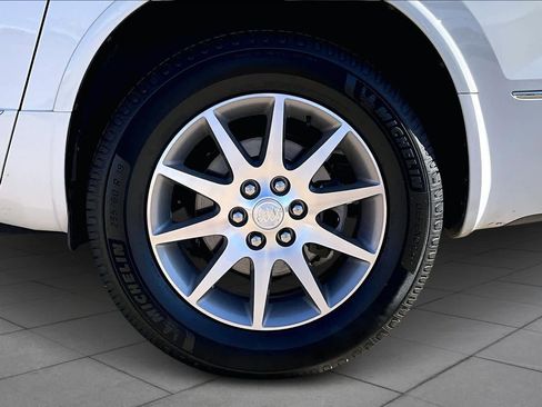 Used 2017 Buick Enclave Leather image 11