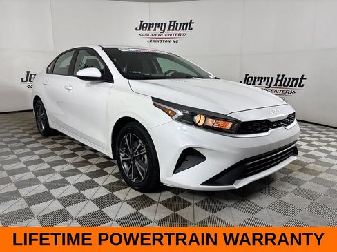 Used 2024 Kia Forte LXS FWD image 4