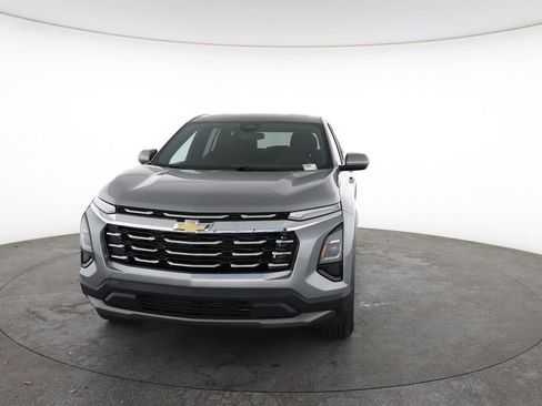 Used 2025 Chevrolet Equinox LT image 4