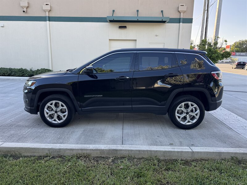 Used 2025 Jeep Compass Sport AWD/4WD image 8