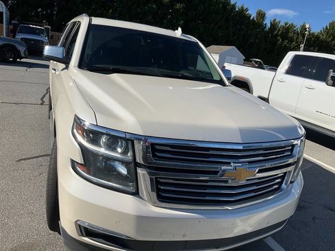 Used 2015 Chevrolet Suburban LTZ image 2