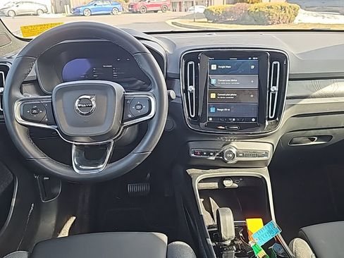 Certified 2023 Volvo C40 Recharge Core image 2