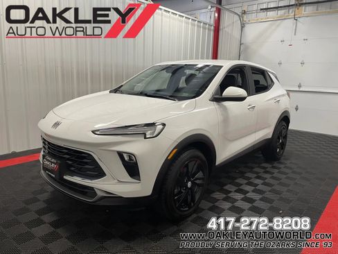 Used 2024 Buick Encore GX Preferred FWD image 1