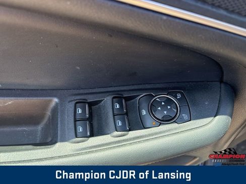 Used 2020 Ford Edge SEL w/ Cold Weather Package AWD/4WD image 15