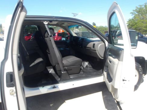 Used 2011 Chevrolet Silverado 1500 W/T image 6
