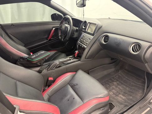 Used 2015 Nissan GT-R Black Edition AWD/4WD image 39