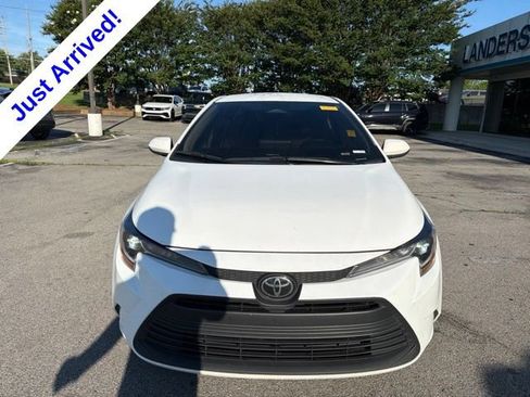 Used 2024 Toyota Corolla LE FWD image 8