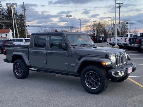 Used 2020 Jeep Gladiator Overland image 7